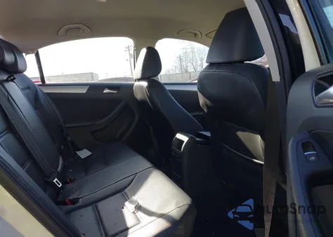 2014 Volkswagen Jetta 1.8T Se from USA, damaged, VIN 3VWD17AJ2EM390955